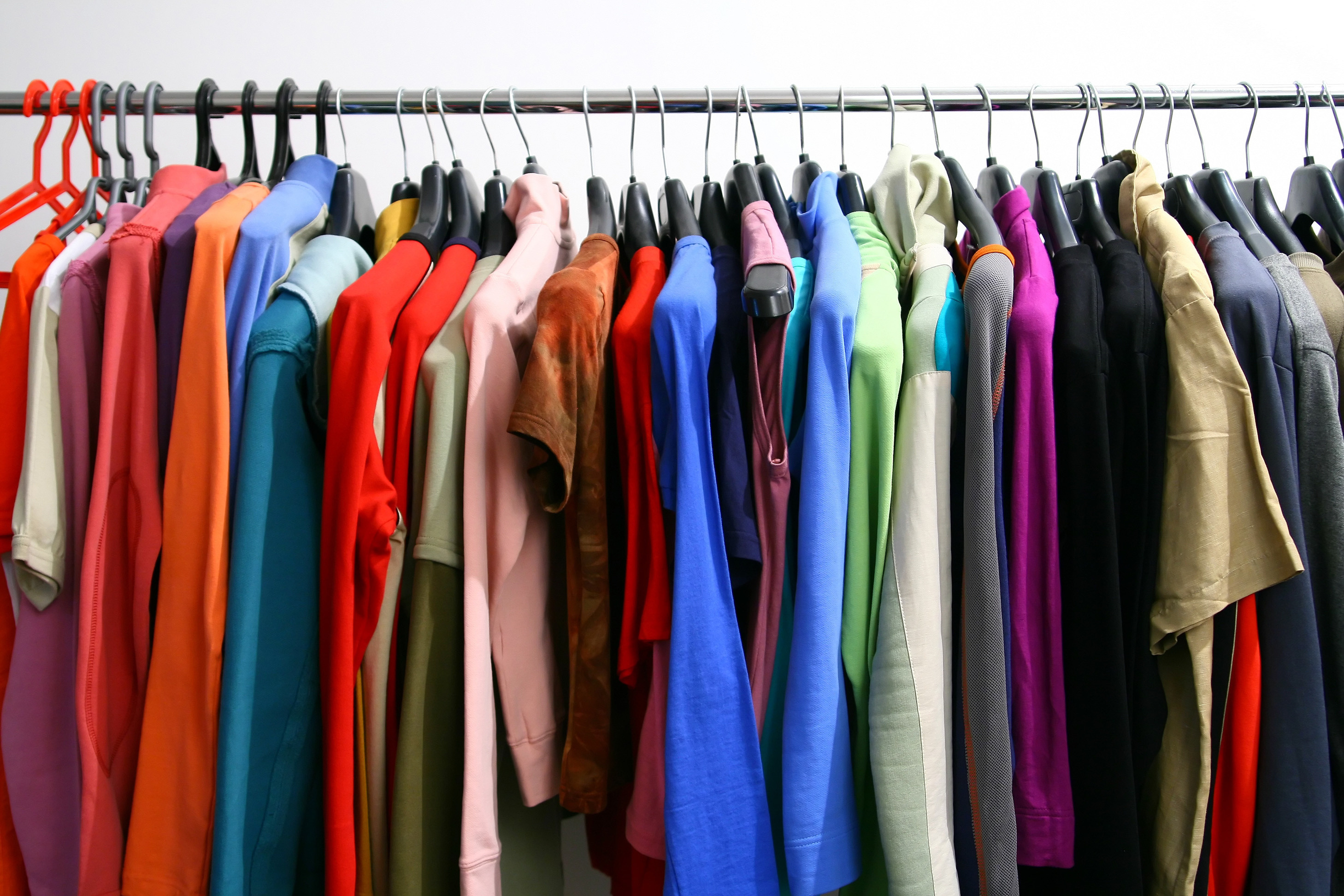 T-shirt unisex de couleurs différentes